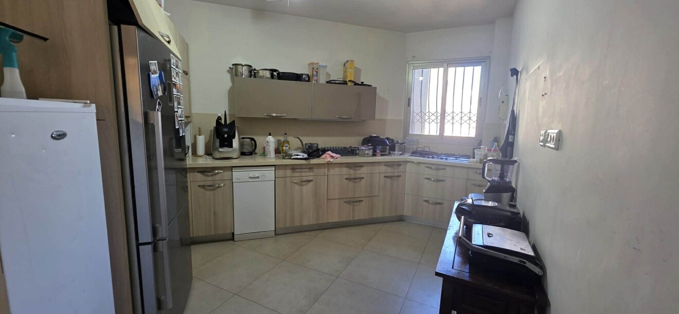 למכירה מתווך !!! רחוב: חנה סנש, הרצליה !-1