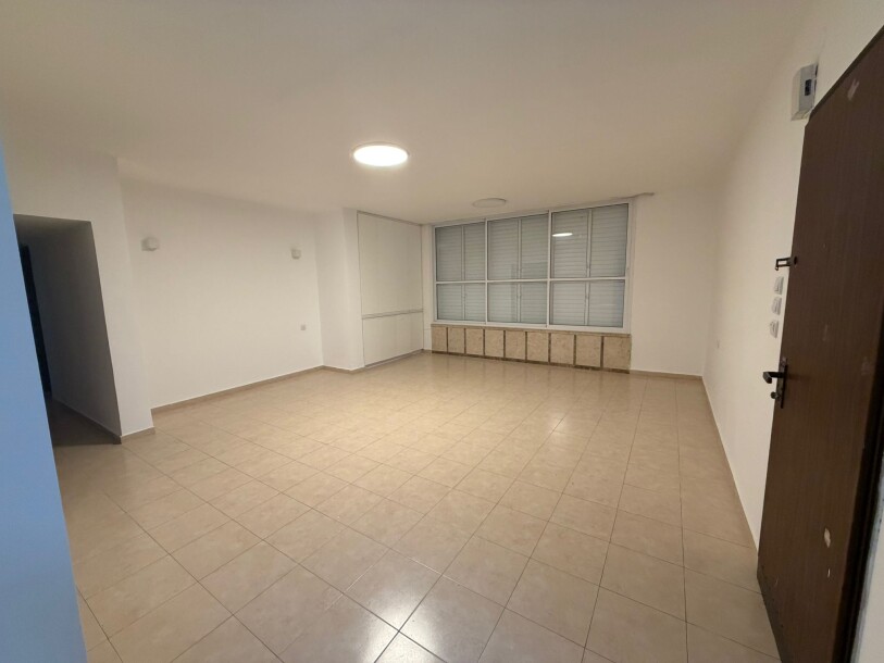 דירת 4.5 חדרים 112 מ"ר בהלפרין | חנייה ומעלית | נתניה-7