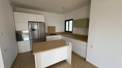למכירה דירה 5 חד באהוד מנור 8 נתניה