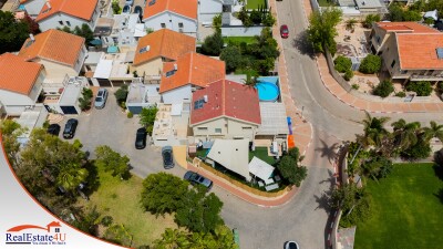 למכירה בית פרטי/קוטג 5 חד בהנורית 18 נתניה בני ברק