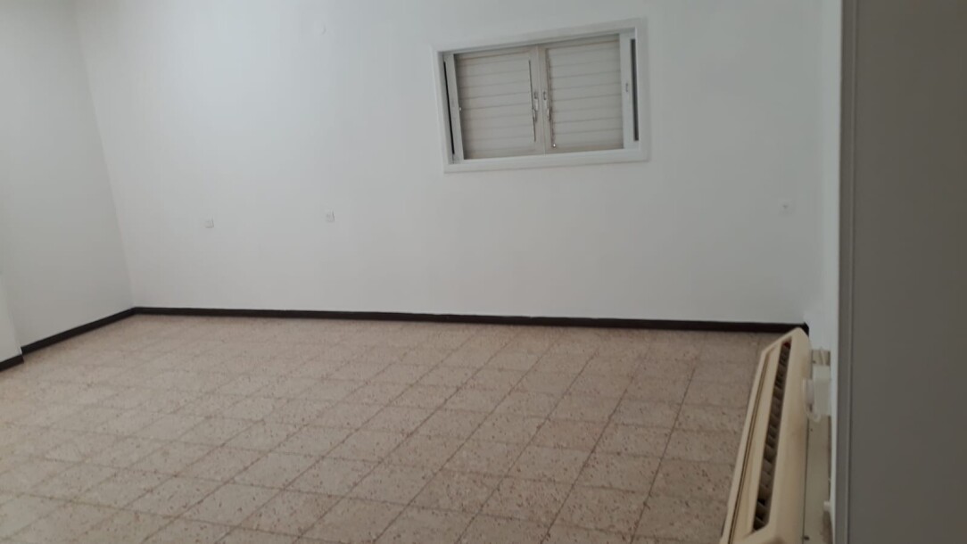 דירת ירושה במרכז האיכותי והמבוקש קרוב לים !!!-1